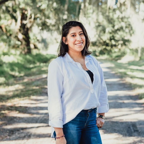 Meet your Posher, Eunise - Picture 2 of 6